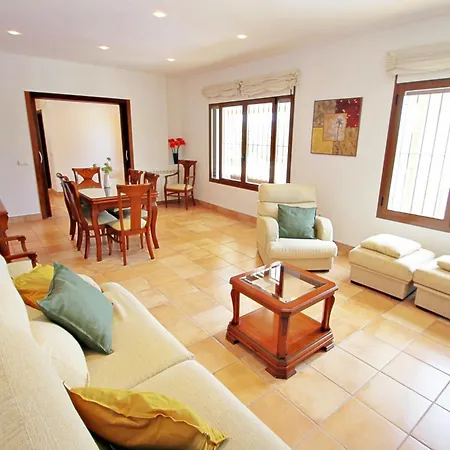Maite - Spacious With Views And Private Pool In Villa