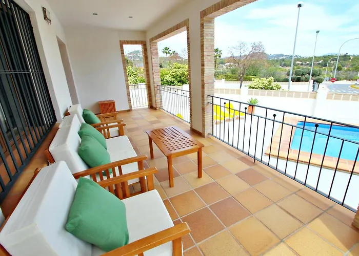 Maite - Spacious With Views And Private Pool In Villa